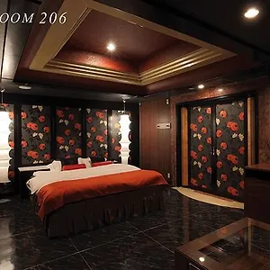 2* ラブホテル クリスタルゲート京都（大人専用）